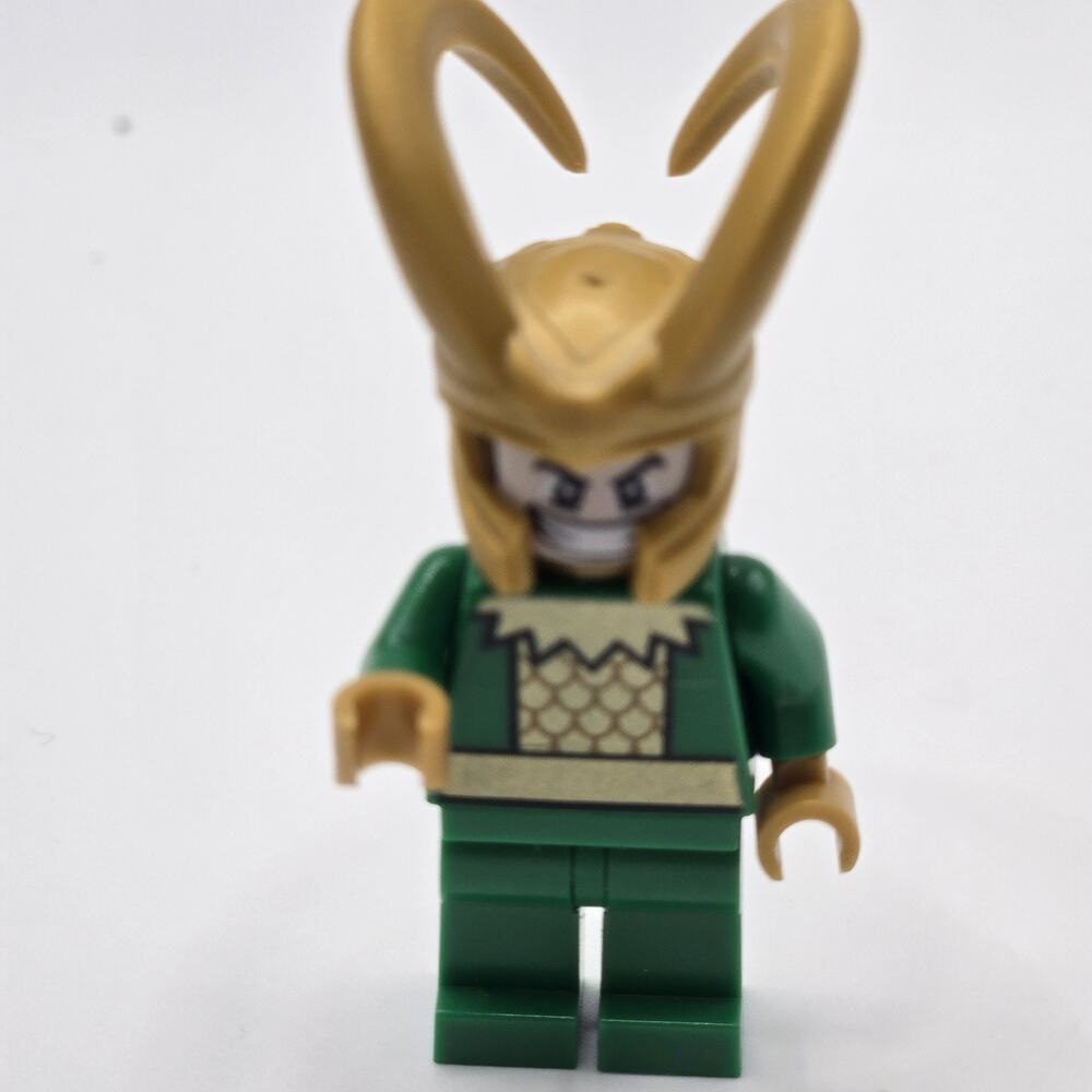 LEGO Super Heroes Loki Short Legs Minifigure sh0486 - Set 76091